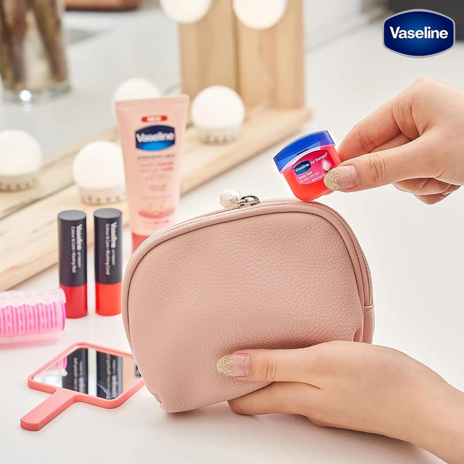بالم لب عصاره گل رز وازلین Vaseline Rosy Lips